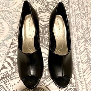 NEW Tahari ‘shooties’